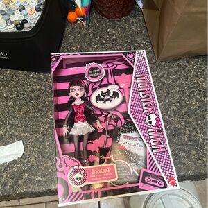 Draculara Creeproduction doll